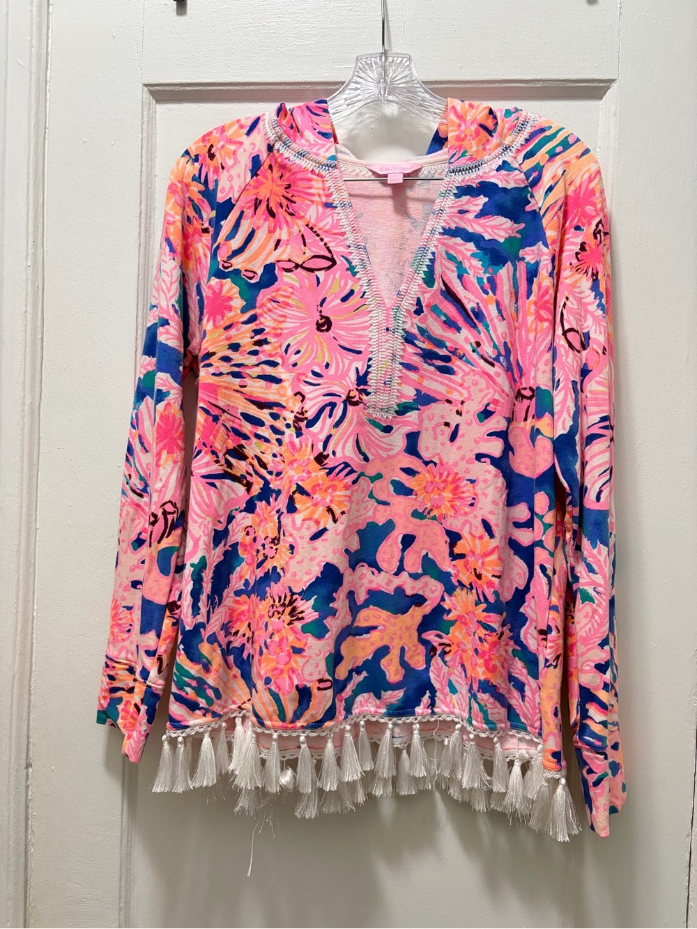 Women’s V-Neck Tassel Hem Floral Tunic Top - Pink & Blue